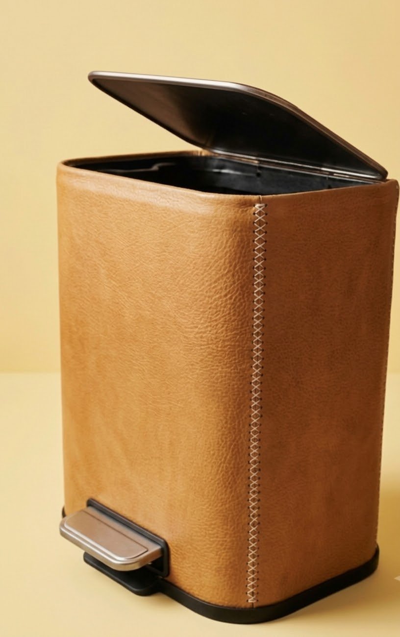 Papelera rectangular con pedal (ref. BET403L) - cuero artesanal Betto
